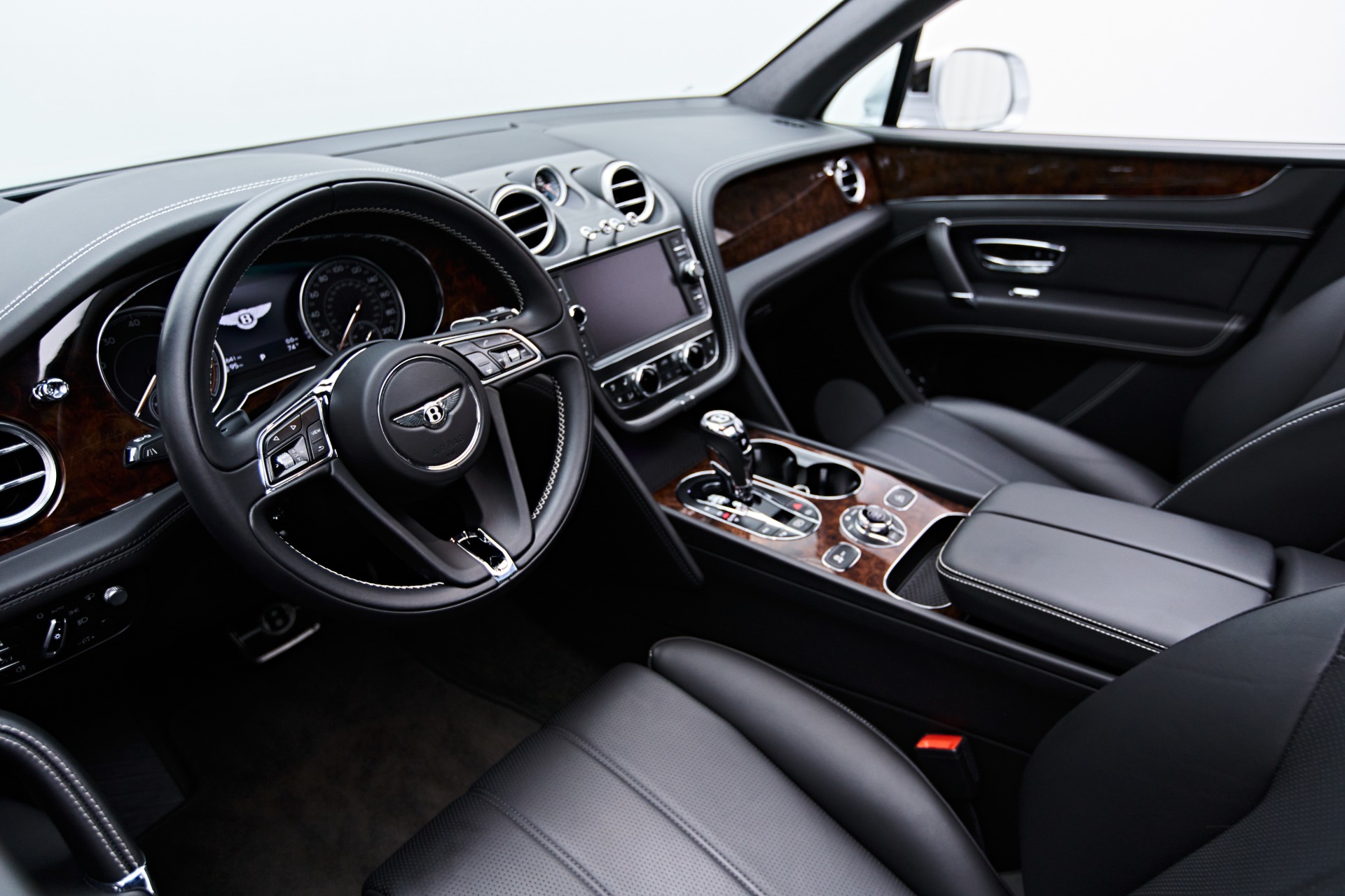 Bentley Bentayga 2018 Interior | Cabinets Matttroy