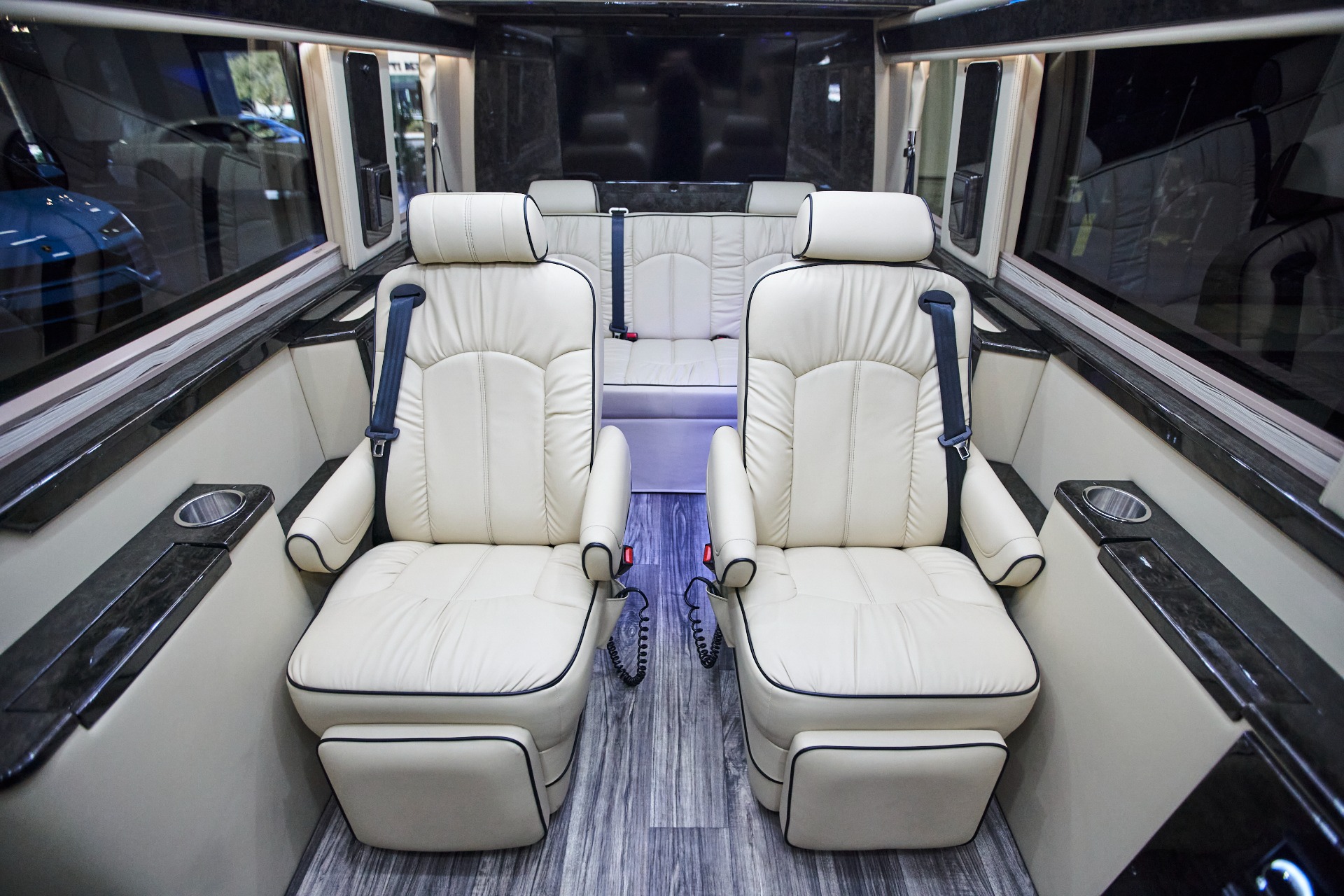 2019 best sale luxury van