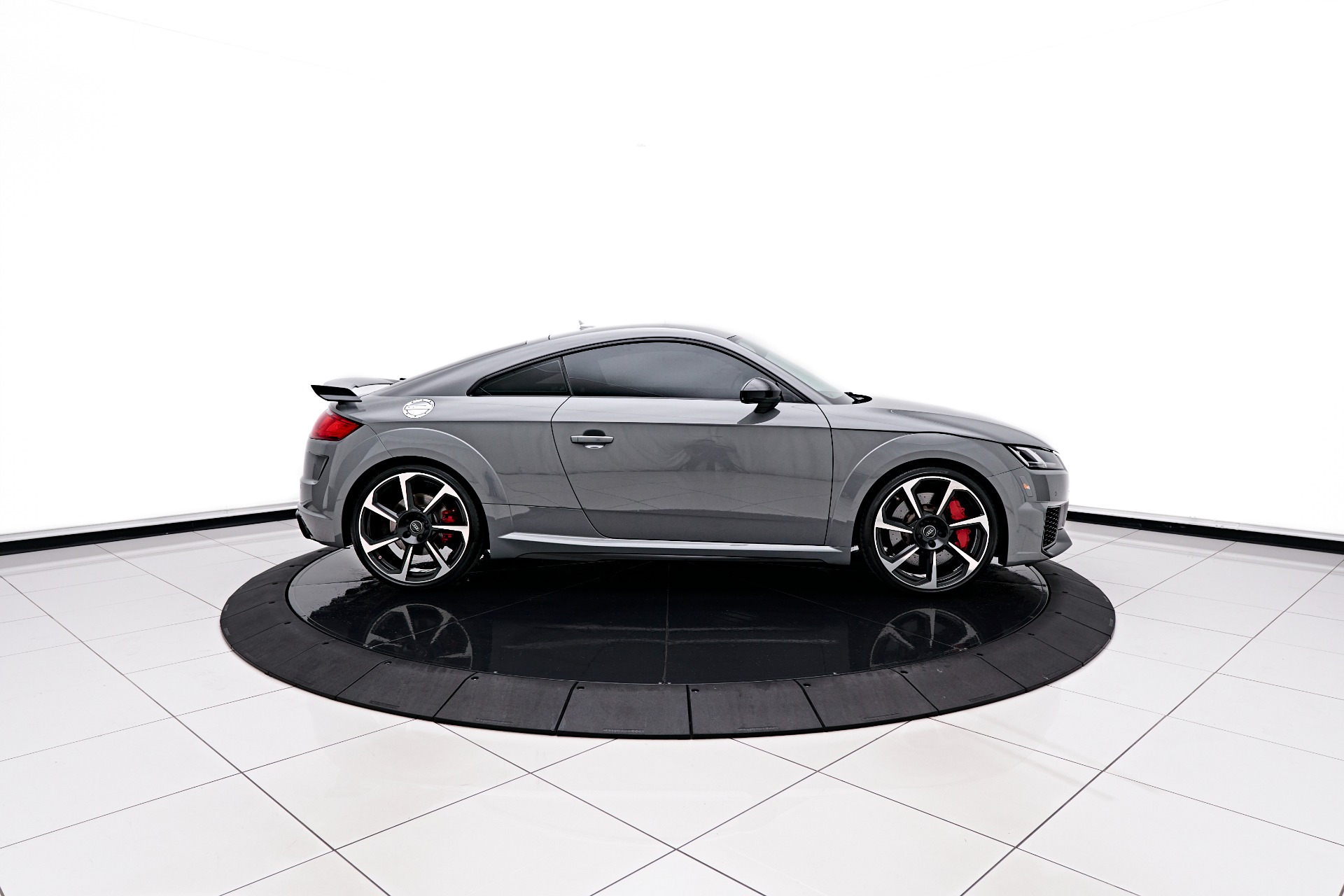 4 Wheel Drive, 5 Cylinder, 6 Speed: 2013 Audi TT RS Plus Peak Audi? 