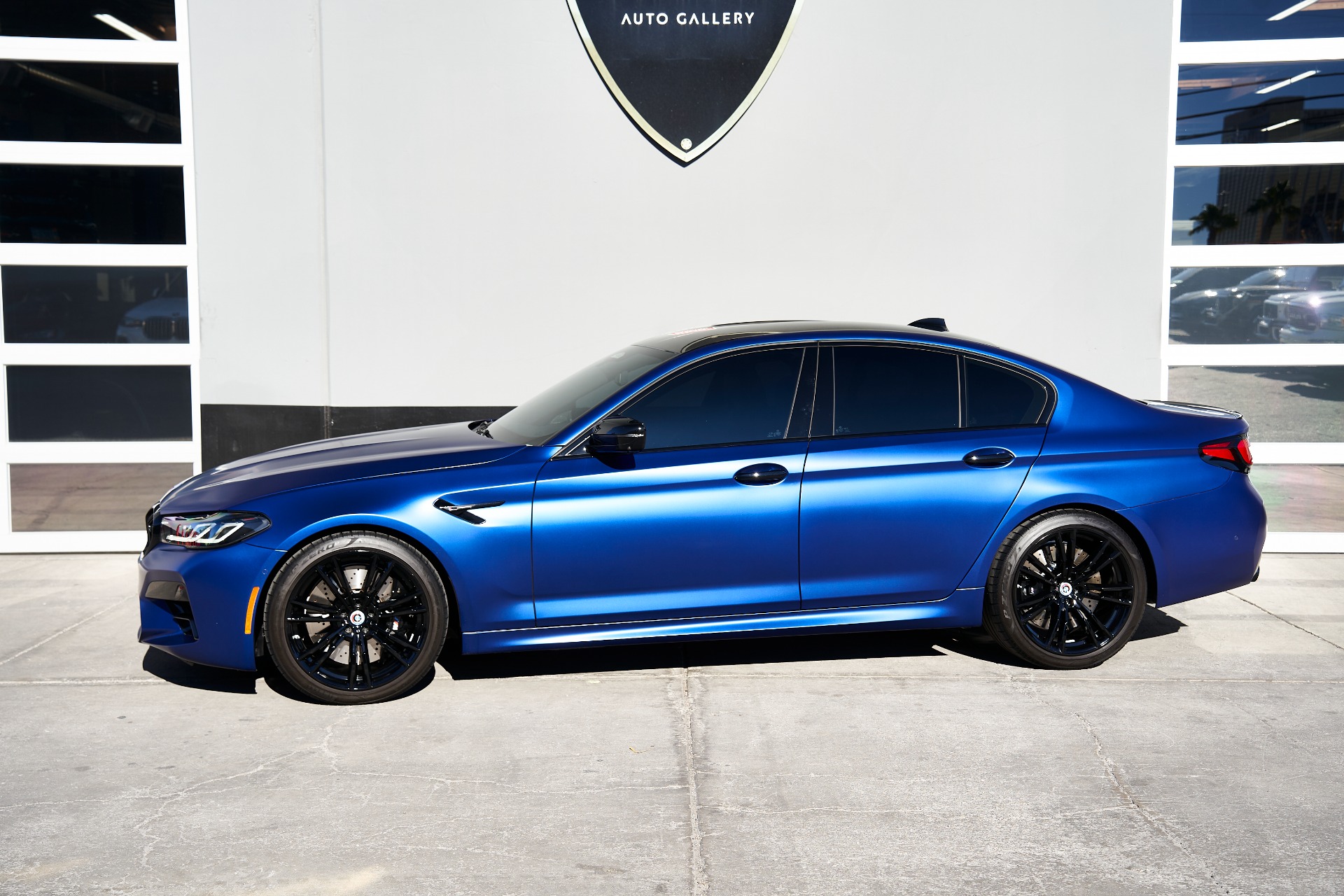 bmw m5 2023 bleu