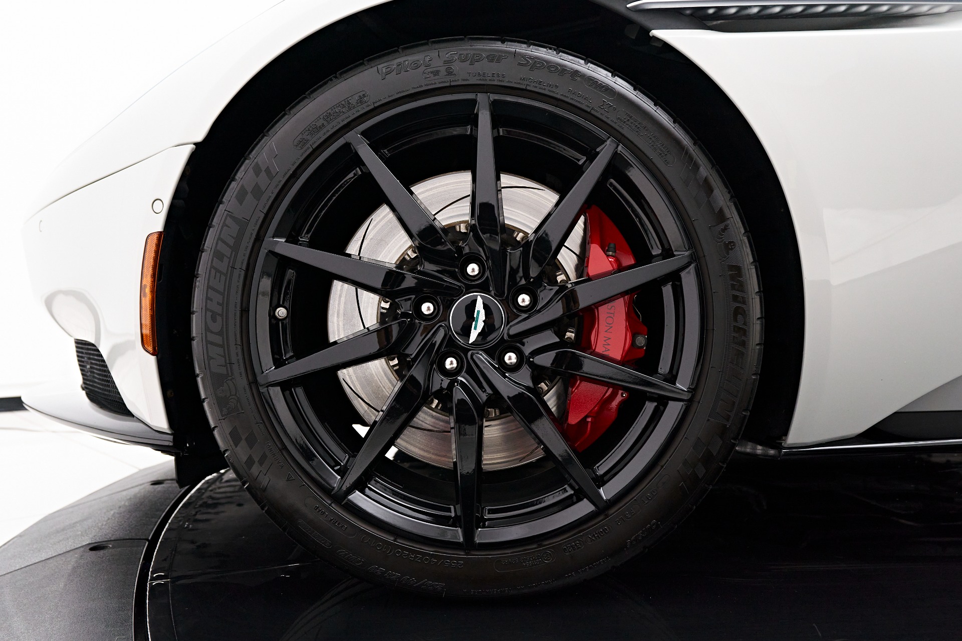 Aston Martin DB11 Tyre Cushions