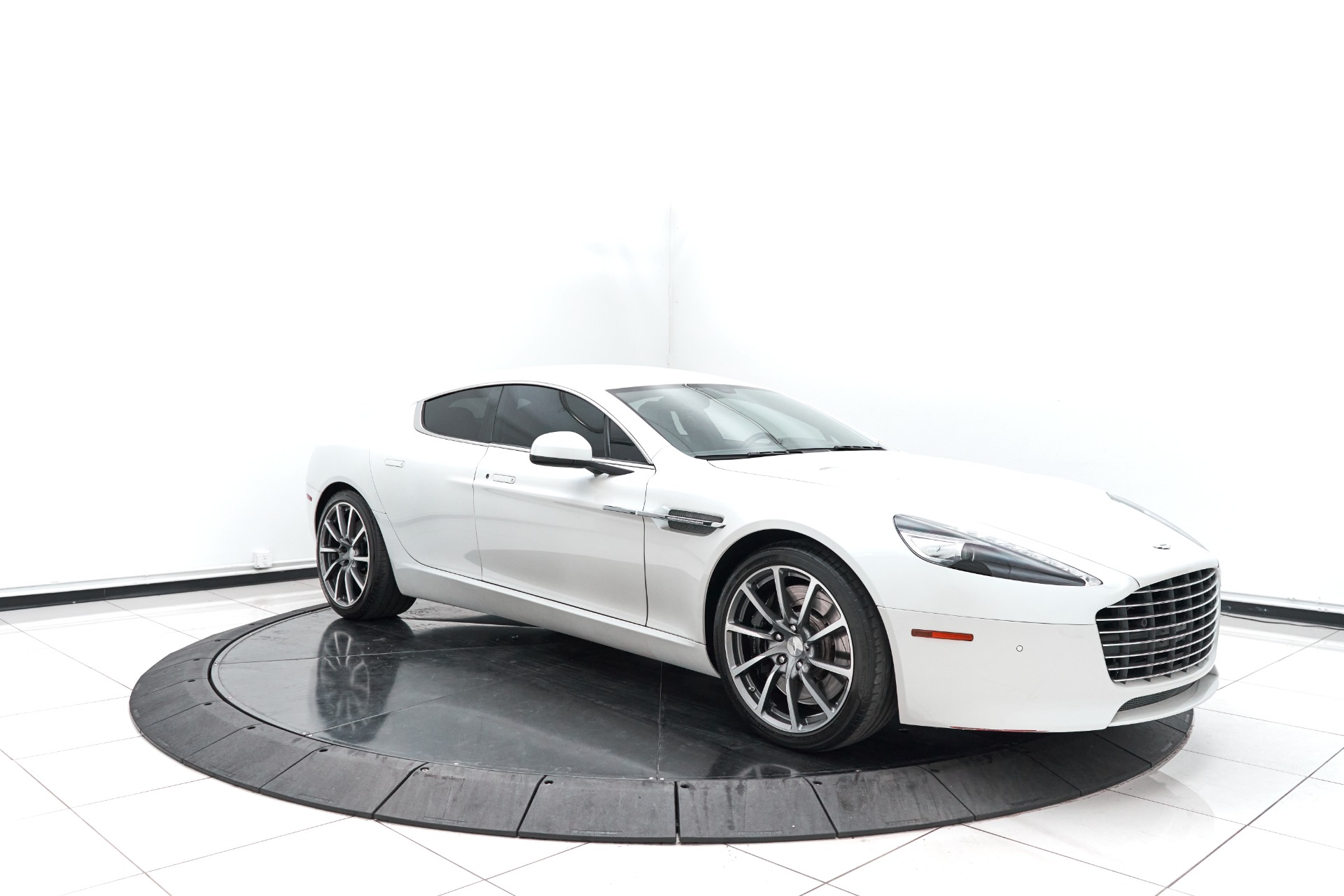 En venta: Aston Martin Rapide S (2015) offered for 94.000 €